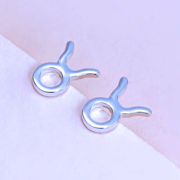 TAURUS Zodiac Silvertone Stud Earrings on Card NEW! 1126x2 - Picture 2 of 4